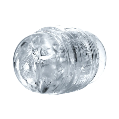 Skrå sidevinkel af Fleshlight Quickshot Riley Reid i transparent materiale. Billedet fremhæver den kompakte form, ergonomiske opbygning og den indvendige struktur, som er synlig gennem det klare ydre.