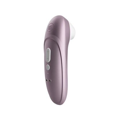 Womanizer Pro lilla i skrå bagvinkel med synlige betjeningsknapper og ergonomisk form, designet til tryg og intuitiv brug.