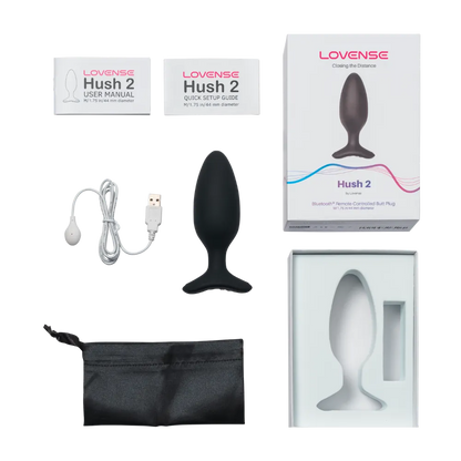 Bagsiden af Lovense Hush 2 æsken med oversigt over funktioner som stærke vibrationer, body-safe materialer og vandtæthed. Et informativt billede, der giver kunder tryghed og teknisk overblik.