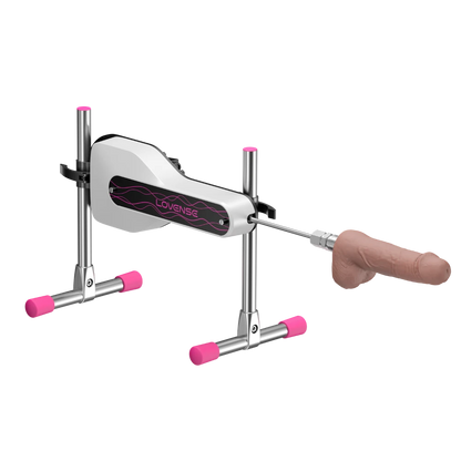 Lovense Mini Sex Machine vist i vinkel med monteret dildo