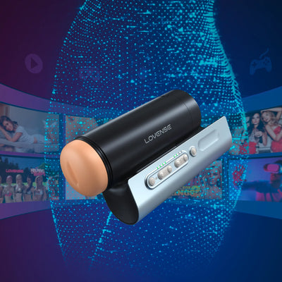 Lovense Solace Pro masturbator i elegant sort design med hudrealistisk åbning og smart betjeningspanel. Innovativt sexlegetøj til mænd med app-styring, intens stimulering og interaktiv oplevelse via VR og cam-integration.