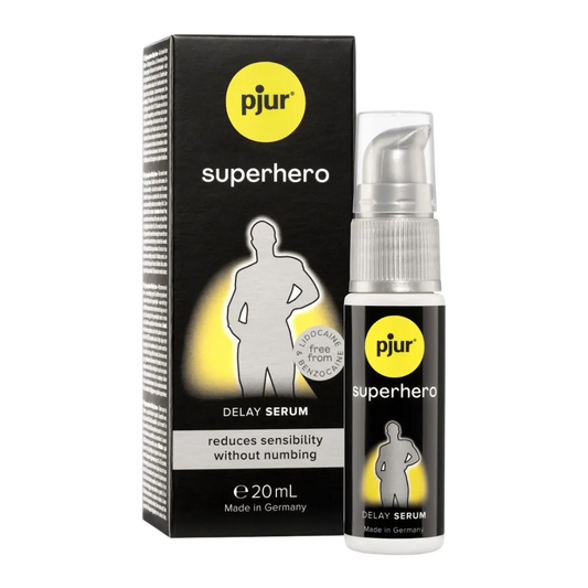 Pjur Superhero Delay Serum 20 ml med æske – naturligt forsinkelsesserum til mænd, der reducerer følsomhed uden at bedøve. Indeholder jojobaekstrakt, fri for lidocain og benzocain. Fremstillet i Tyskland, CE-mærket.