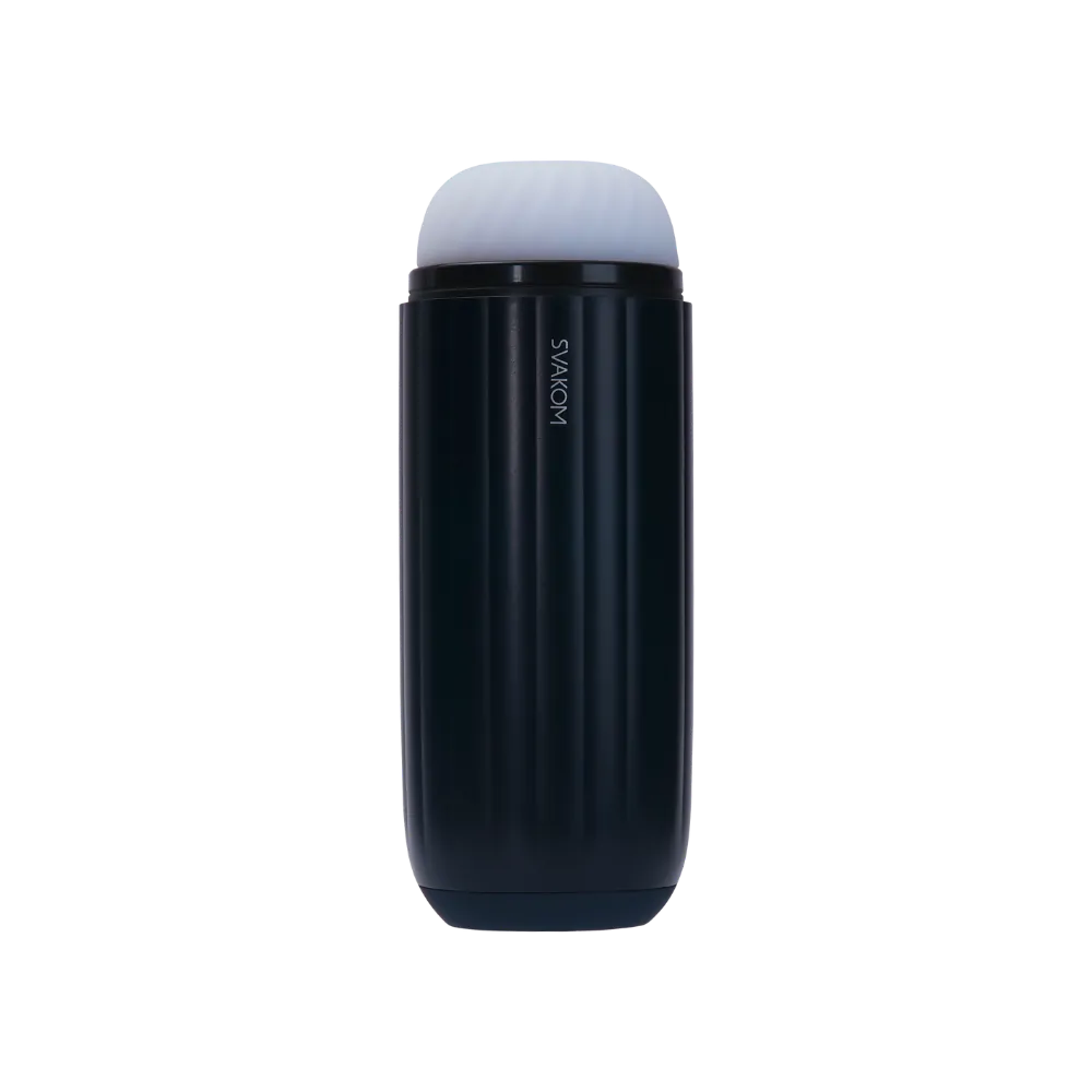 Svakom Sam Neo 2 fotograferet med det bløde sleeve synligt, så indersidens struktur og form fremhæves. Et informativt billede, der viser funktionalitet og kvalitet til mænd, der ønsker behagelig og stilren nydelse.